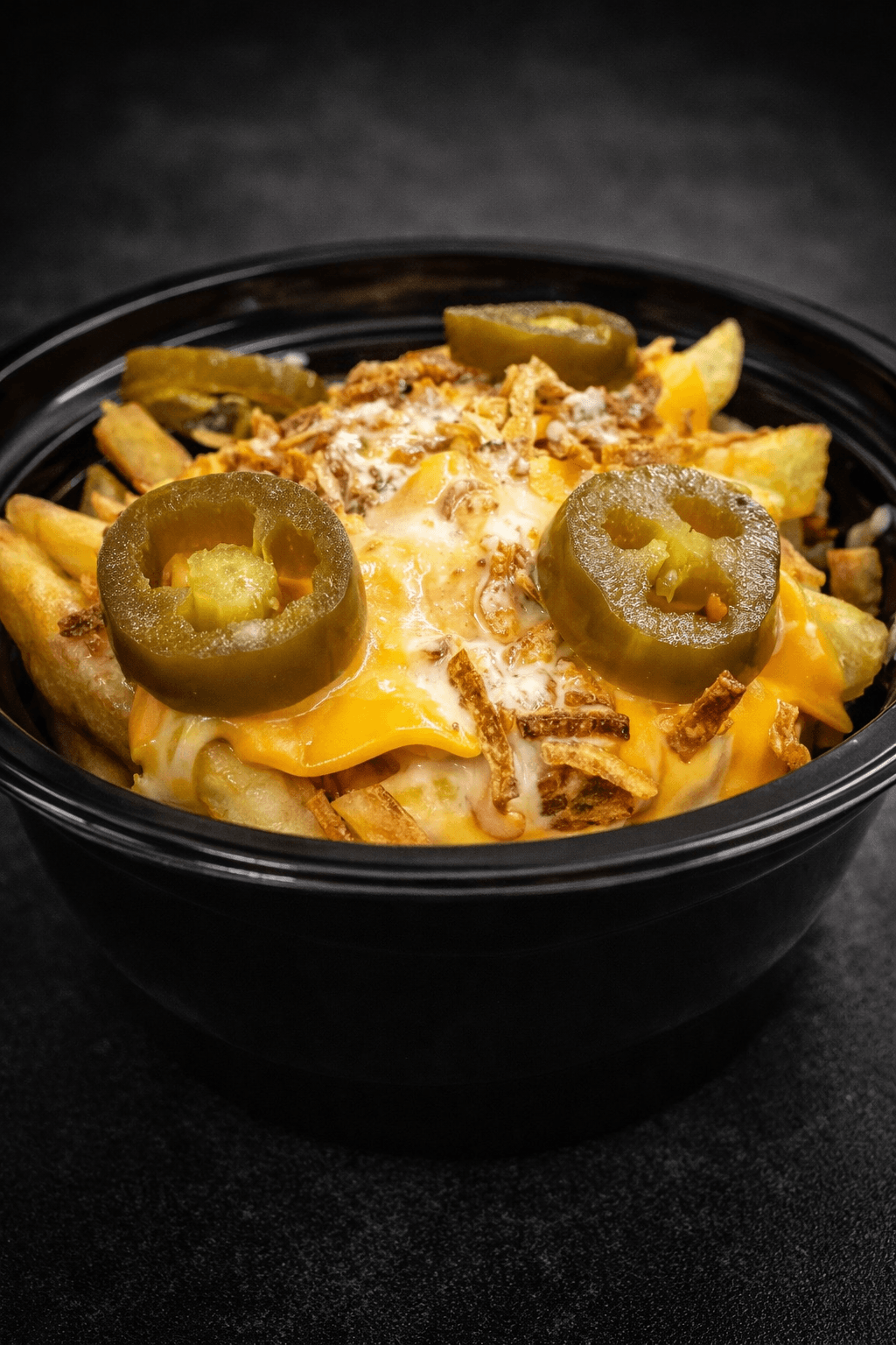 Frites sauce fromagère jalapenos